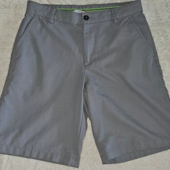 Izod Golf shorts Men’s Size 30 gray flat front pockets - Picture 1 of 3